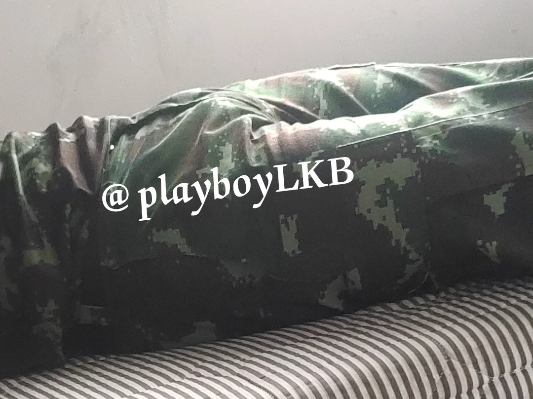 playboyLKB's tweet photo. ทห : ผู้กองเข้าเวรคืนนี้ไหมครับ
ผก :  ว่าจะให้หมวดเข้า มีงานเข้า
ทห : ผก.เข้าเถอะครับ ผมนอนเฝ้า พอตี5 ผมปลุก
💦ไหนว่าจะเฝ้า ดันนอนหลับป้าตุง ซะงั้น 
อ่อยอย่างงี้ ��ู้ชมเอาไงต่อ
#ทหารนัดเย็ด #ทหารตํารวจ https://t.co/KKyRwnomS0