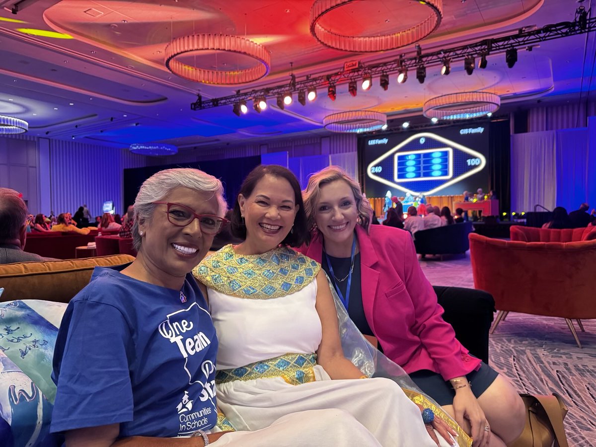 Nicole Cannizzaro tweet media