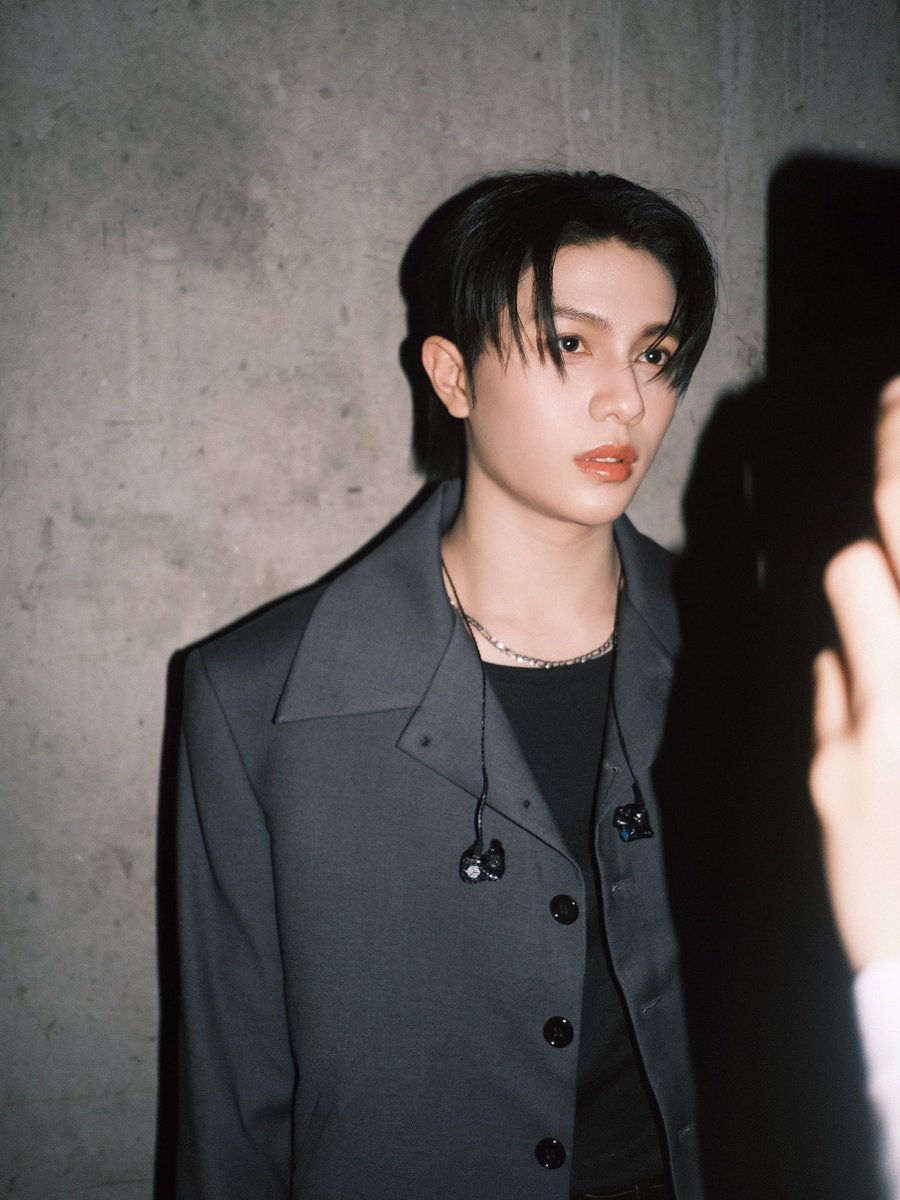 harxeuphoria's tweet image. william in black 🖤

LYKN SHINE AT DAWN 
#LYKNDuskAndDawnConcertD2 #williamjkp