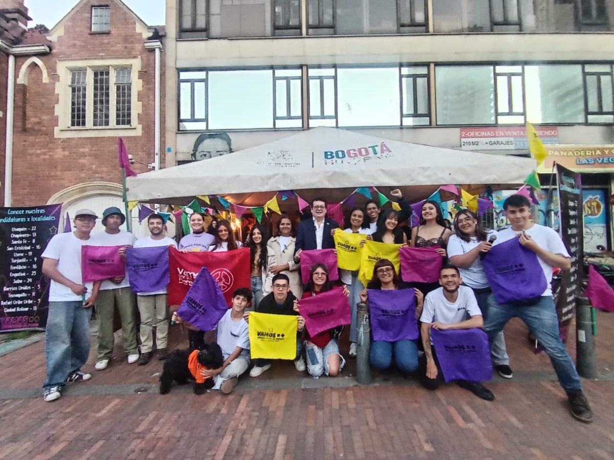 AlirioUribeMuoz's tweet photo. 💪🏻 #JovenesAlPoder
🗳️ HOY 19 de octubre, ¡Bogotá vota en la #ConsultaPactoHistórico!
Recibirás tu tarjetón local, busca nuestro logo y marca las juventudes del cambio.
📍 Encuéntranos en:
Usaquén #22
Barrios Unidos #5
Chapinero #13
Teusaquillo #11
Santa Fé #8
Engativá #25
San Cristóbal #16
Usme #19
Ciudad Bolívar #13
Rafael Uribe #5
Tunjuelito #9
Fontibón #16
Kennedy #19
Suba #24
⭐️ Vamos X+ Juventudes al Poder.
Somos las juventudes de Vamos por los Derechos.
🇨🇴 #IvánNosUne #ElProyectoEsColombia
@IvanCepedaCast @Vamosxlosddhh @PactoCol @ColombiaHumana_ @PoloDemocratico
