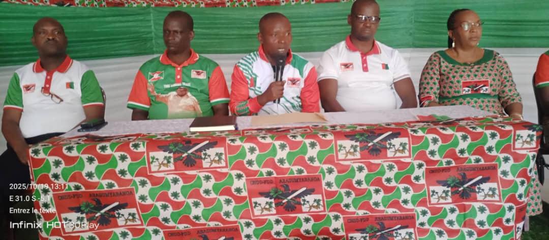 CNDD FDD Buhumuza (@cnddfddbuhumuza) on Twitter photo #Burundi 
Kuri uyu wa 19/10/2025 hatunganijwe igikorwa co gutora indongozi za <a href="/CnddFdd/">CNDD-FDD</a> muma Komine 7 yose agize <a href="/CnddFddBuhumuza/">CNDD FDD Buhumuza</a>.Amatora yitabwe ku rugero rwa 98% rwabari bategekanijwe kuyitabira. Twobamenyesha ko buri Komine hatorwa indongozi 7
<a href="/DorianeMunezero/">Doriane Munezero🇧🇮</a> #Burundi 
Kuri uyu wa 19/10/2025 hatunganijwe igikorwa co gutora indongozi za <a href="/CnddFdd/">CNDD-FDD</a> muma Komine 7 yose agize <a href="/CnddFddBuhumuza/">CNDD FDD Buhumuza</a>.Amatora yitabwe ku rugero rwa 98% rwabari bategekanijwe kuyitabira. Twobamenyesha ko buri Komine hatorwa indongozi 7
<a href="/DorianeMunezero/">Doriane Munezero🇧🇮</a>