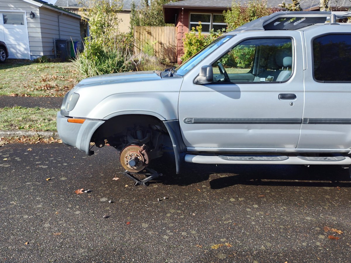 BrokenHelmet Dan tweet media