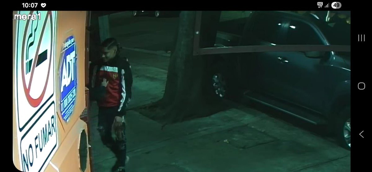 Cuidado con este tipo, manoseo y quiso besar a una chica "casual" mientras pasaba por el trabajo de la chica, ayúdanos a ubicarlo para proceder con la denuncia correspondiente.
Esto ocurrió en Nicolás San Juan esq. Morena en <a href="/En_laDelValle/">En la Del Valle</a> 
Con tu RT podemos dar con él