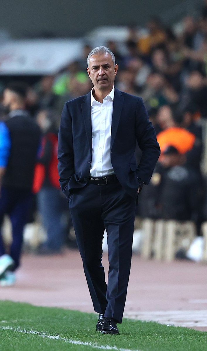 fener19070707's tweet photo. Şu oynanan rezil oyunun sorumlusu sizsiniz.
2 hafta Milli ara getirin İsmail Kartalı diye 1000 tane tweet attık.
Fatih Karagümrük ligde oynadığı 8 maçın 7 sini kaybetmiş.
Şu anda skoru korumak için uğraşıyoruz.!!!
@sozfb2025 https://t.co/L8knbJvmVI