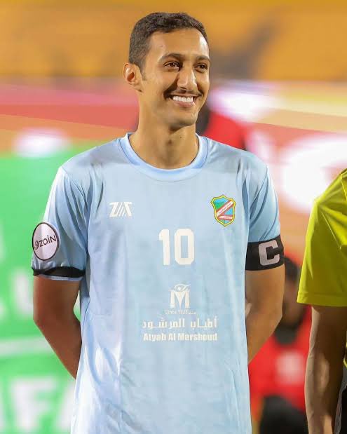 والله حرام فواز عايض ما يلعب برا دوري الكويتي والله حرام 

#فواز_عايض
#نادي_السالميه