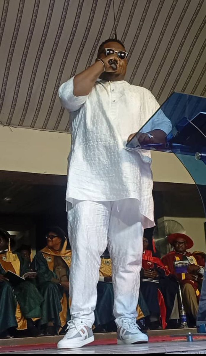 chirextech's tweet photo. David Adeleke came to Clifford University Ihie campus @davido 
001 in my school, don't play ❤️👍
His right hand man, a man of dignity (money na water) @RealChiefPriest right hand man, I was so happy to see you both 
God bless you real good❤️💙 https://t.co/NwG9HM01bv