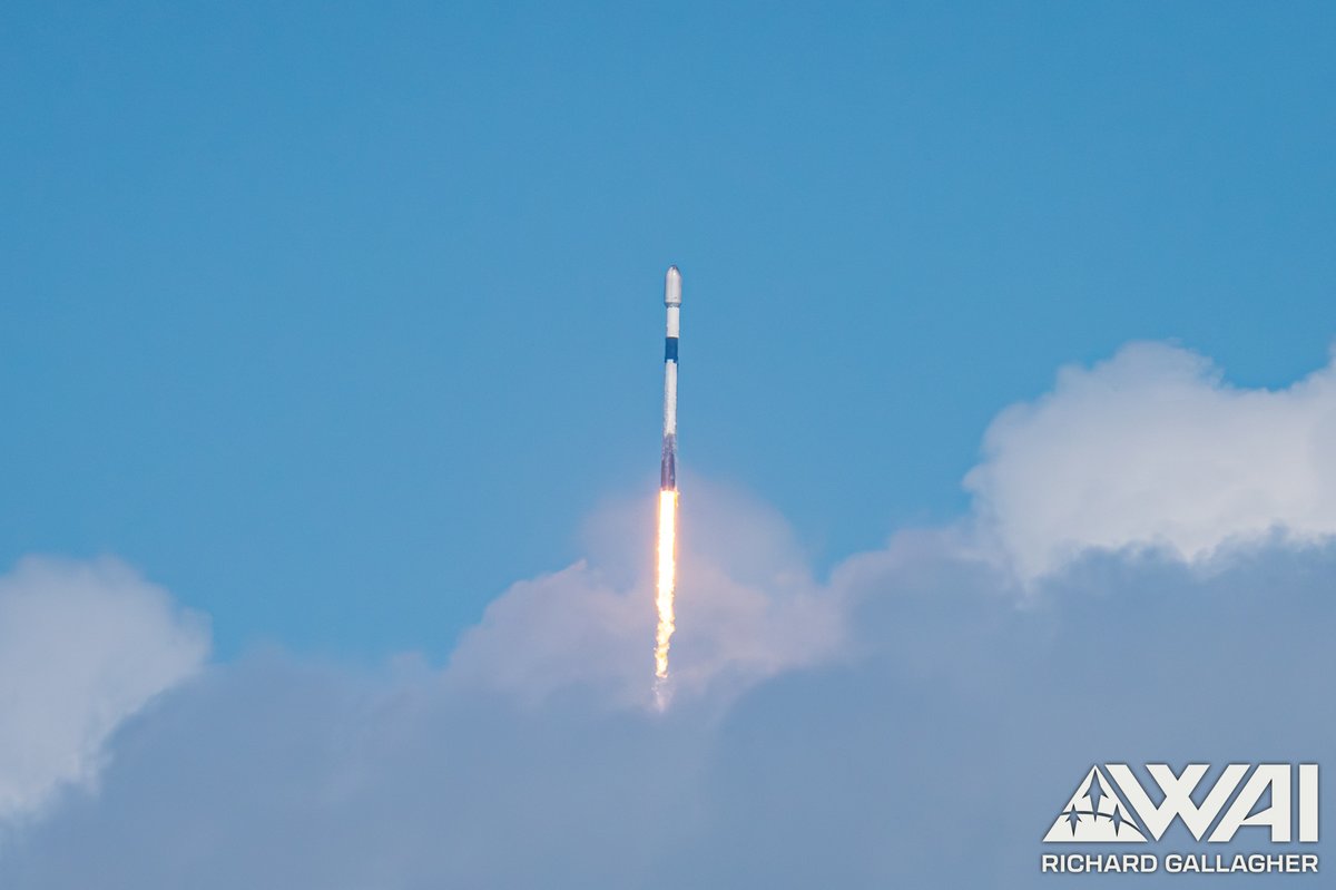 rpg571's tweet image. SpaceX Falcon 9 booster B1067 completed its 31st flight on October 19, 2025, during the Starlink 10-17 mission. 

This event set a new reuse record for Falcon 9 first-stage boosters, surpassing the previous mark of 30 flights. 

The booster, first used in the CRS-22 mission in…