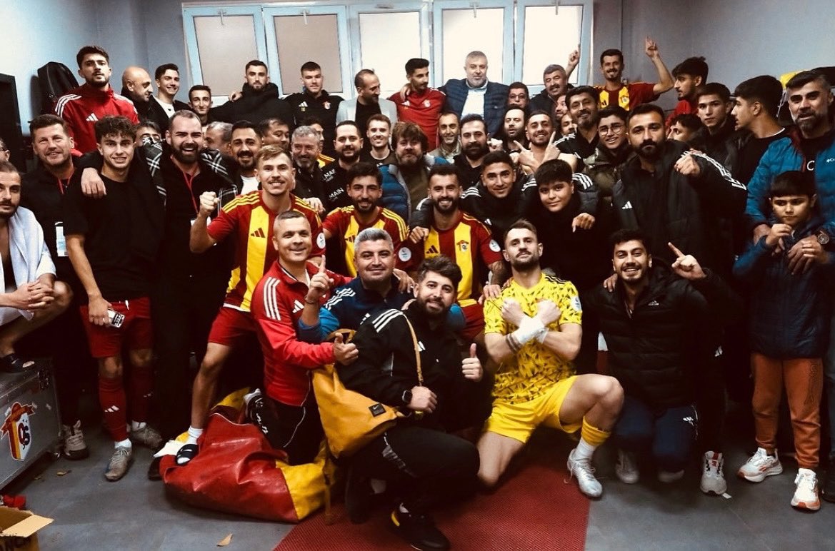 AltLiglerTR's tweet photo. ÇORLU GOL OLDU YAĞDI!

Çorluspor 1947, deplasmanda konuk olduğu İnkilapspor’u 6-0 mağlup etti! https://t.co/EOh4PX9XxQ