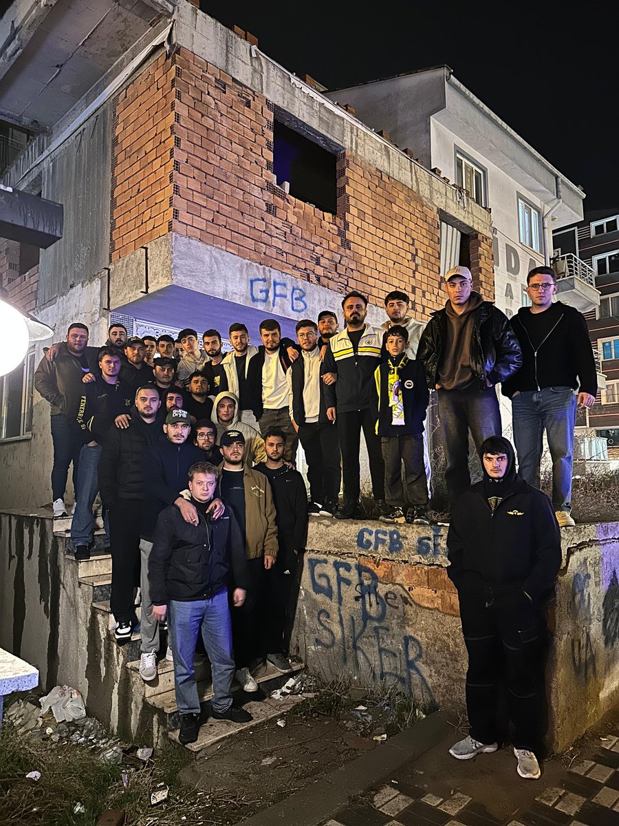 Afyon_UNIGFB's tweet photo. Fenerbahçemizin, fatih karagümrük maçını Nova Castillo Cafede izledik.
#UNIGFB https://t.co/fLu3leshZp