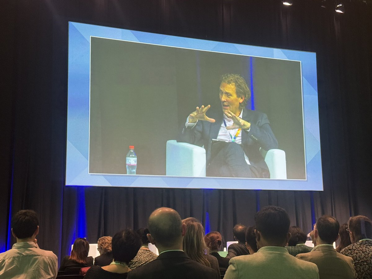 Loved the inspiring and thoughtful discussion session on early breast cancer with Dr. <a href="/VKaklamani/">VIRGINIA KAKLAMANI</a> and Dr. Peter Schmid! Thank you <a href="/myESMO/">ESMO - Eur. Oncology</a> #ESMO25