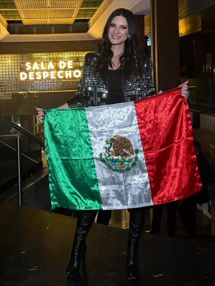 Laura Pausini tweet media