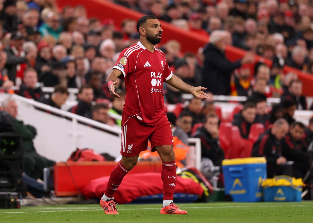 No player has a lower dribble success rate (10.0%) than Mo Salah in the Premier League this season (10+ attempted dribbles).😬