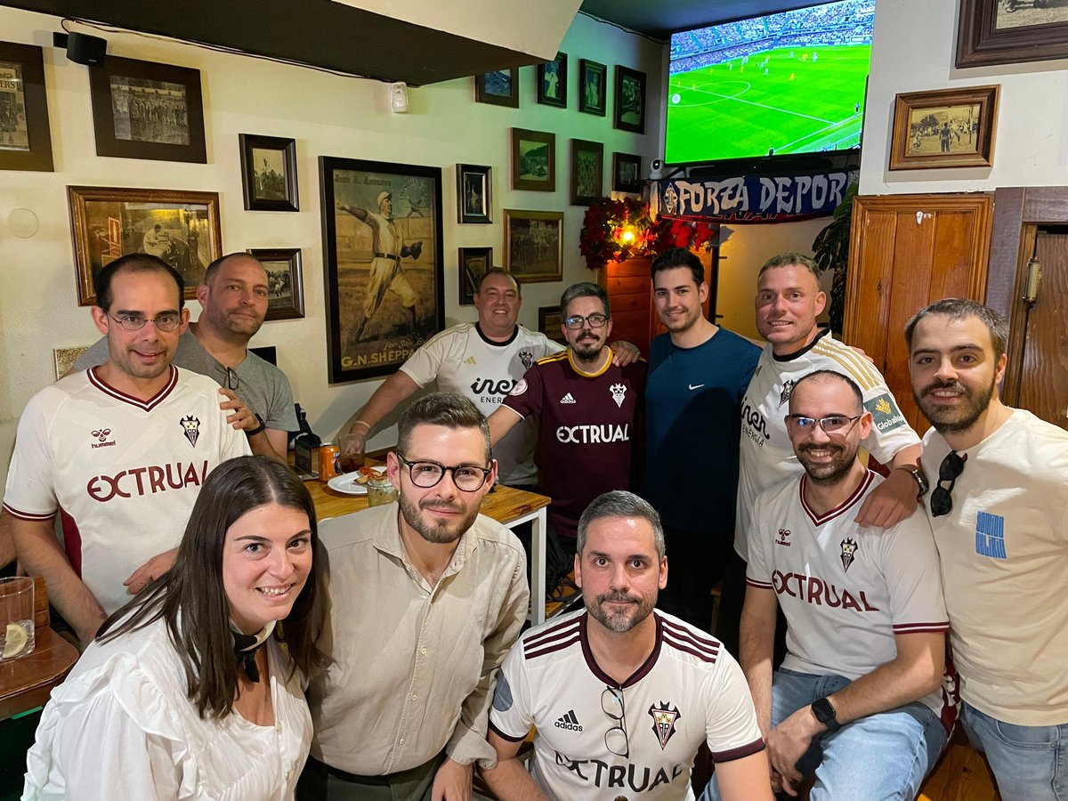 Pues al final disfrutamos, aunque no sin sufrimiento, y pasamos una gran tarde. Aúpa los confitados que nos juntamos en el Canister y los que fueron a Castellón, grandes!