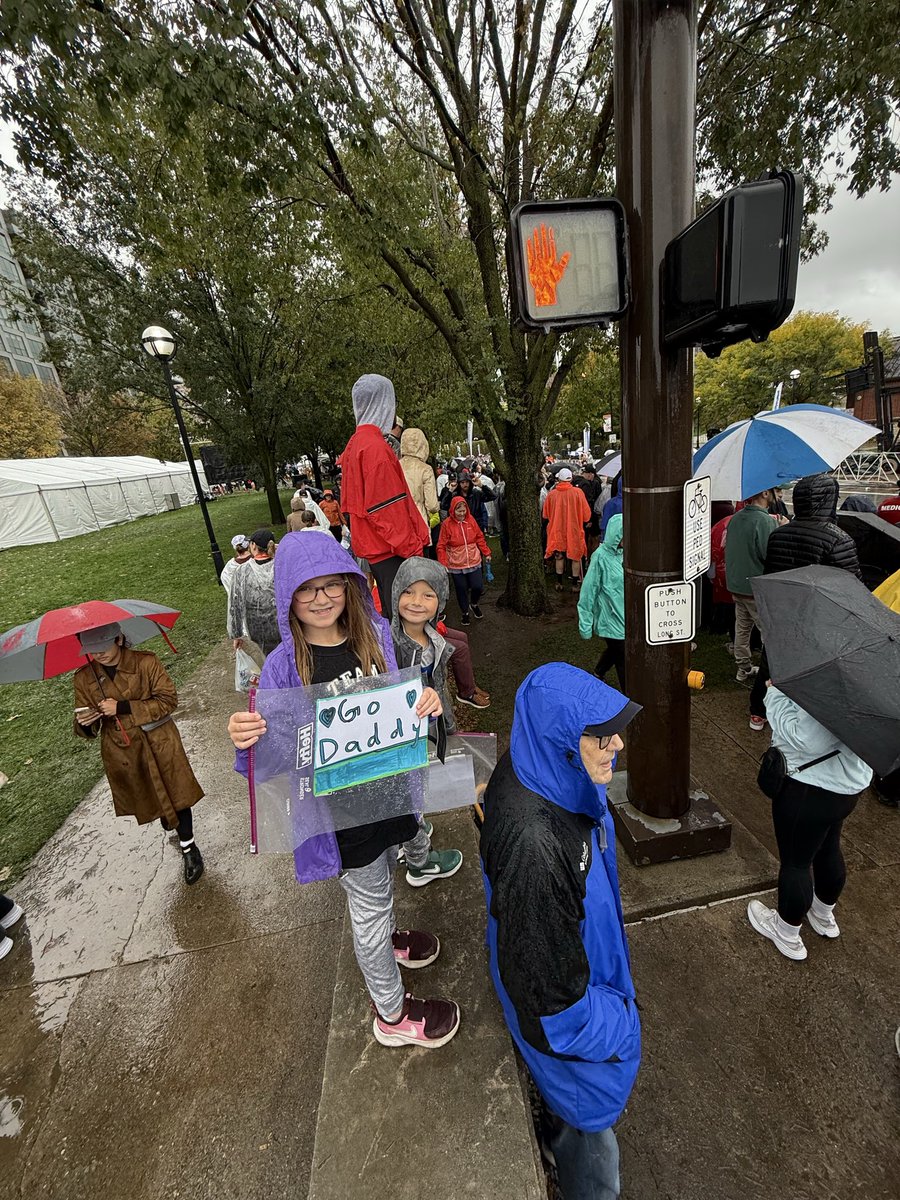 _JasonStein's tweet image. Completed the Columbus Marathon this morning, my first ever, wahoo! Tough weather, but the best cheering section anyone could ask for. Feeling grateful and proud.