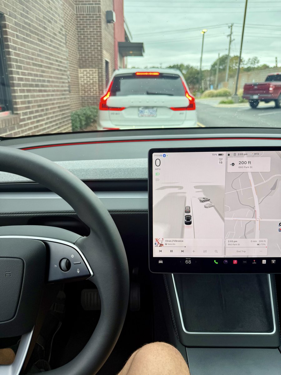 When <a href="/Tesla/">Tesla</a> FSD hits a drive-thru perfectly 🍔🤌