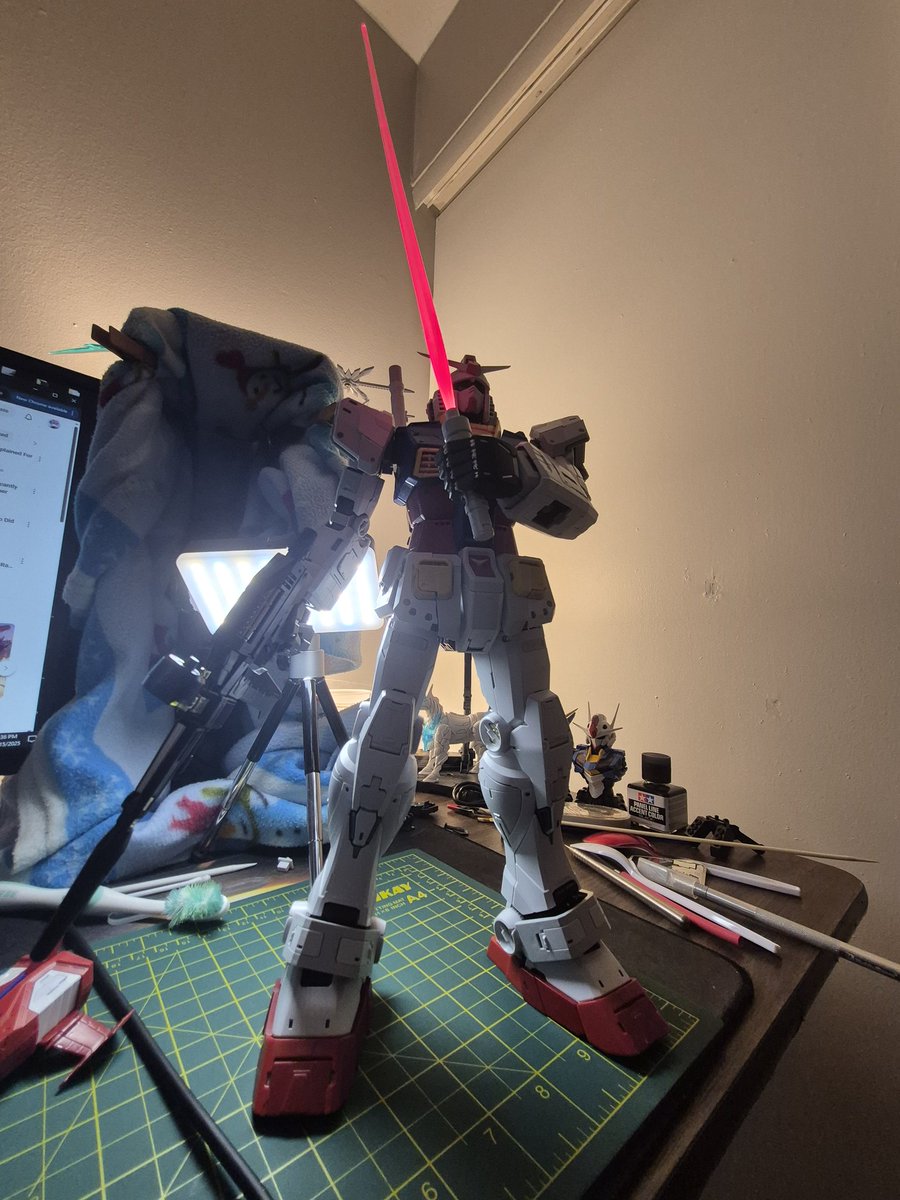 Forgot to post that I mostly finished the PGU RX-78-2

Ugh decals

#gunpla