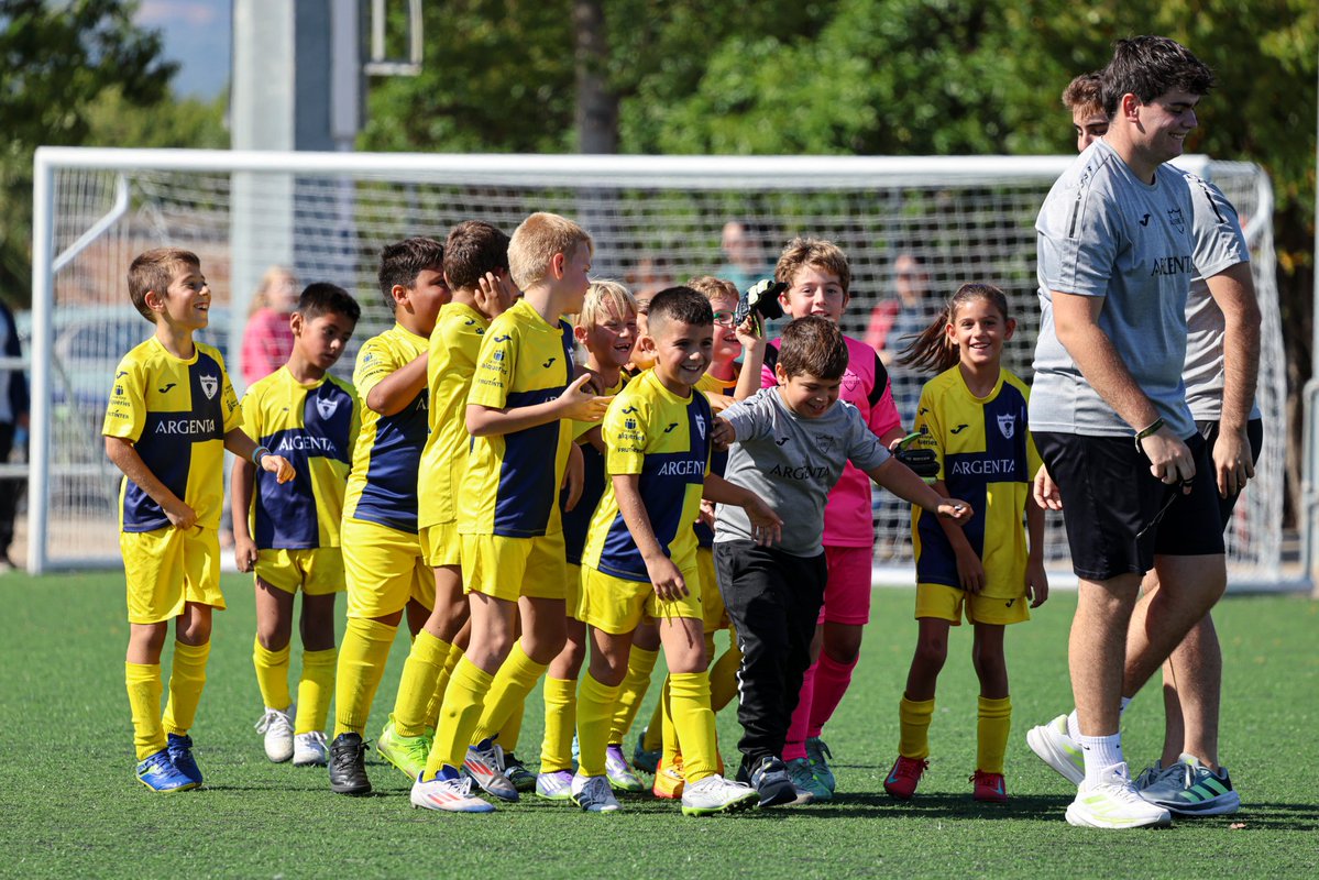 ¡𝗧𝗼𝗱𝗼𝘀 𝗮 𝘂𝗻𝗮!

Victoria del Benjamín B ante el CD l'Alcora.

¡Vamos Niño! 💙💛

#alqueriescf #somdelniño #unamaneradevivir #todaunavida