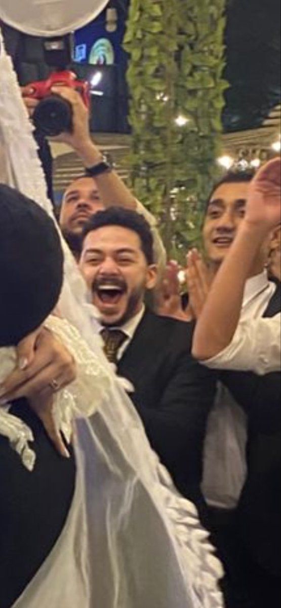 يارب الناس اللي احبها في فرحي (وانا كمان) كلنا نكون بالسعادة دي🥹
ما شاء الله والله يديم يارب