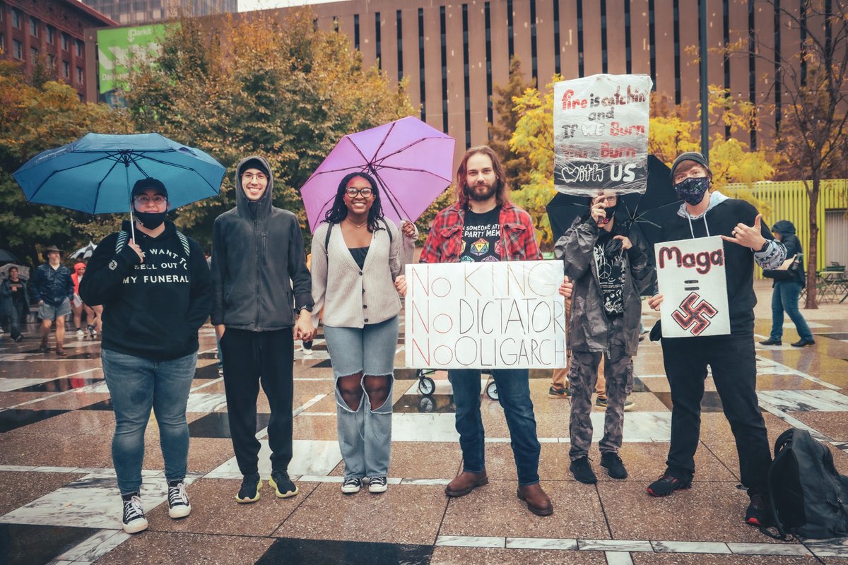 Despite rain, thousands join St. Louis ‘No Kings’ protest against Trump policies

📸 Taylor Marrie | St. Louis American

stlamerican.com/gallery/despit…

#stlamerican #stlnews #stlouis #NoKings #Protest #Democracy