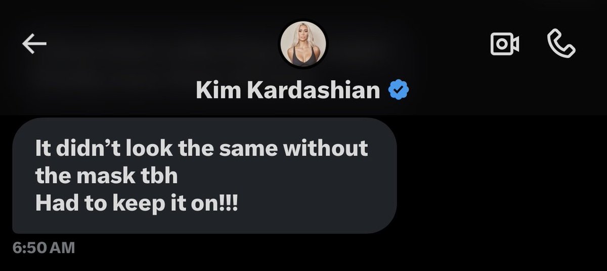 the mask really sold it… it’s too bland without , she knew to keep it on!