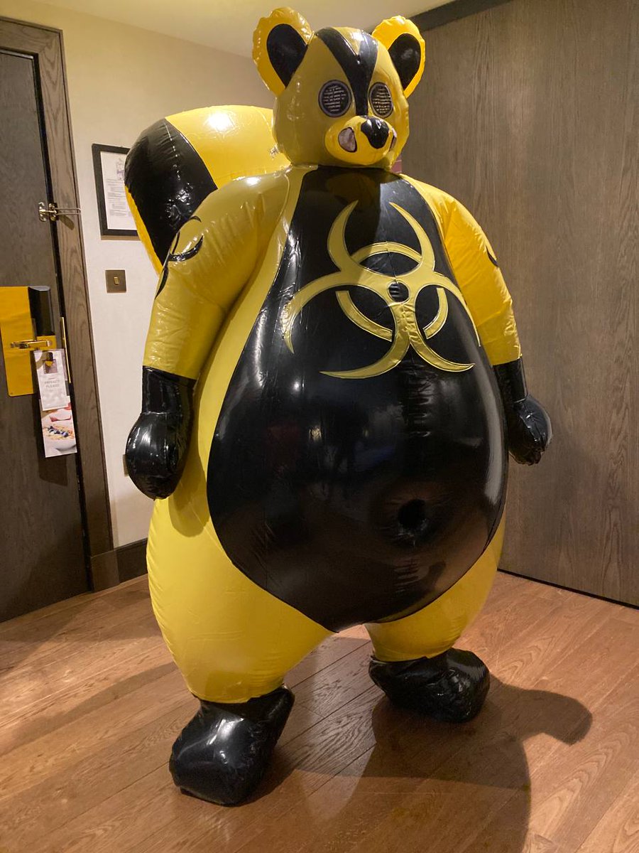 Why did no one warn me about #Skunktember I looked away for 1 second and before I knew it this happened to me mmm I'm so big, round, squeak and stinky mmm I can't fit through doors!! Wait please don't say this is permanent~ 

Suit by: <a href="/CandyCoatedPVC/">Candy Coated</a>
Picture by: <a href="/RikoDerg/">Riko Derg | Kuto Fox</a>