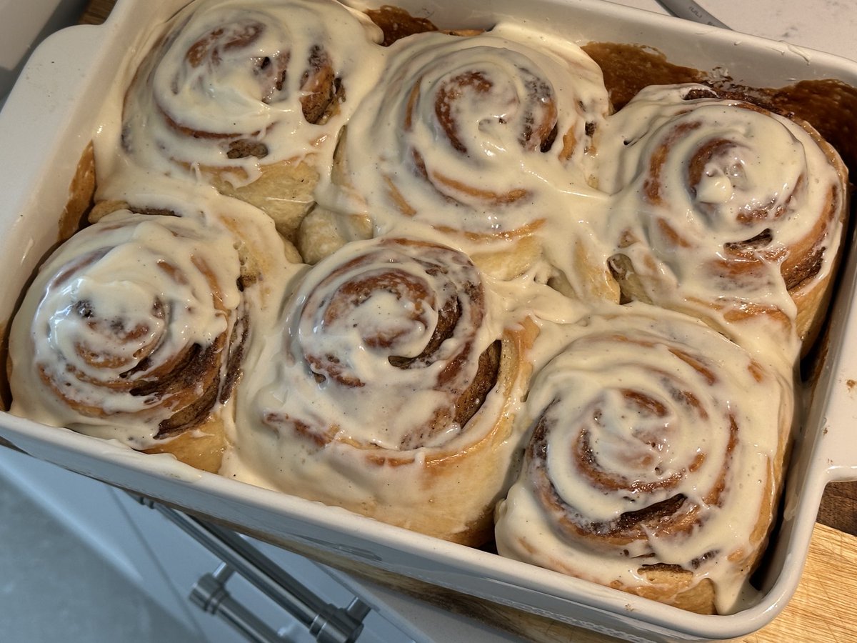 cinnamon rolls with a maple and madagascar vanilla cream cheese frosting &lt;3