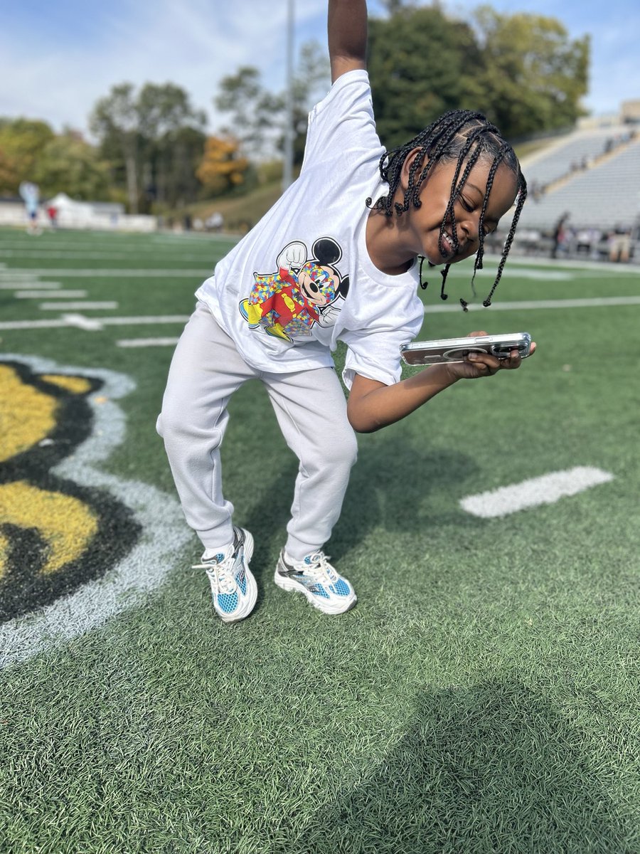 Only1Drea's tweet photo. #TeamPorter Autism walk 2025 🧩 https://t.co/OltKrKdSIr