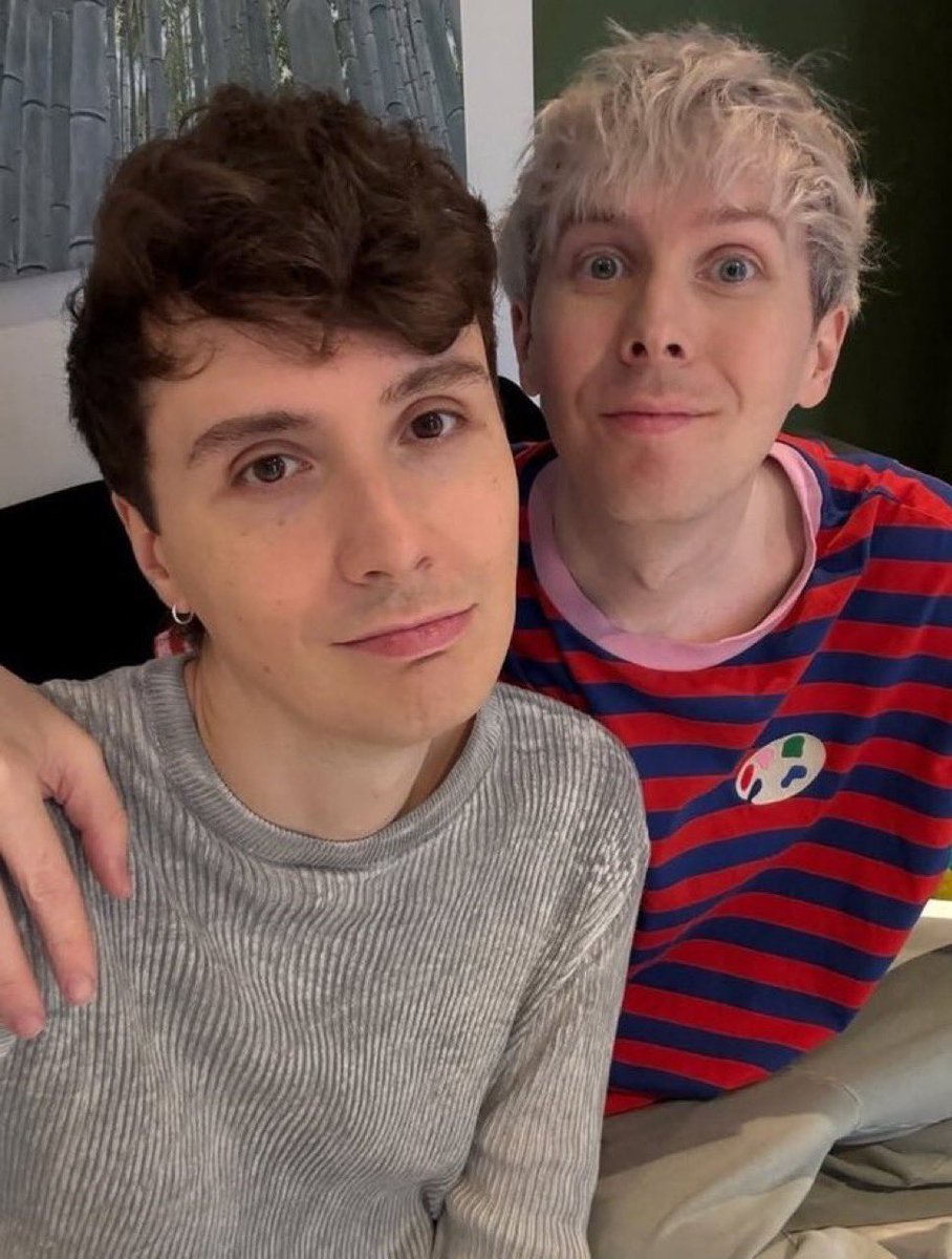 emophringe's tweet image. the way i thought they were gonna be so quiet after the hard launch but every single day since has felt like an actual dagger to the heart