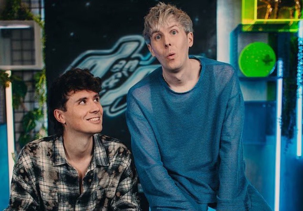 emophringe's tweet image. the way i thought they were gonna be so quiet after the hard launch but every single day since has felt like an actual dagger to the heart