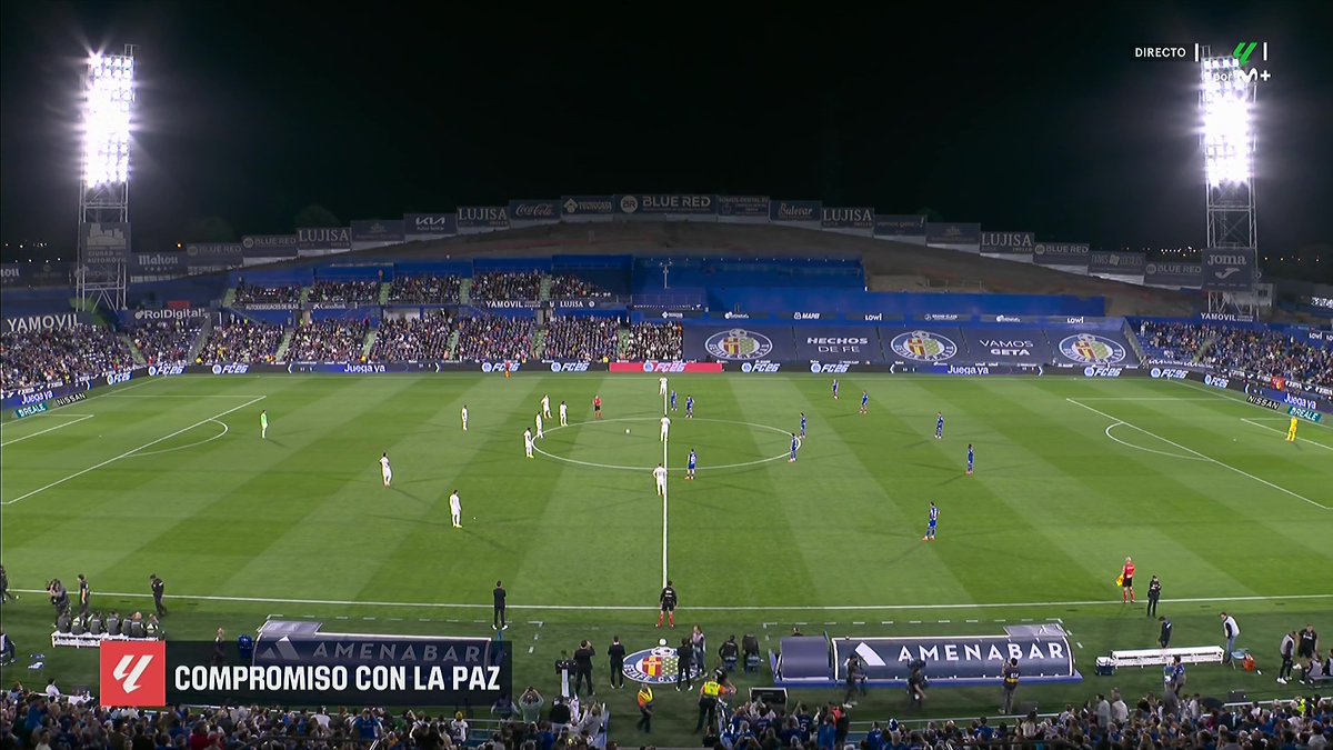 marca's tweet photo. Real Madrid y Getafe han cumplido con el parón de 15 segundos promovido por la AFE. Es una protesta por el partido que se jugará en Miami entre Barça y Villarreal

#GetafeRealMadrid https://t.co/c3m39OqGEH