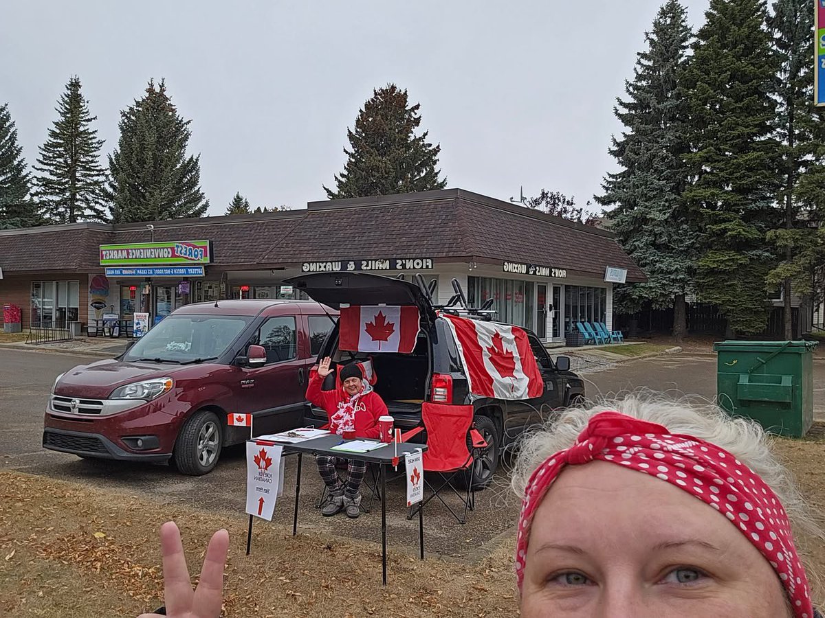 Snapshots of some new supporters signing the #forevercanadian petition including former Chief Medical Officer of Health, Dr. Deena Hinshaw. #alberta #canada #unity and thanks to youth in Snow Valley for signing! #ableg #abpoli #cdnpoli <a href="/LukaszukAB/">Thomas A. Lukaszuk</a>