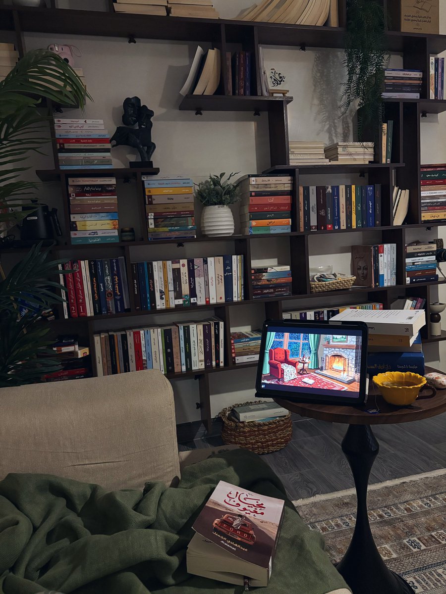 i_najla_a's tweet image. الطريقة الأمثل للحصول على القدر الكافي من السكون وقمع فوضى الأفكار 📖🎧.