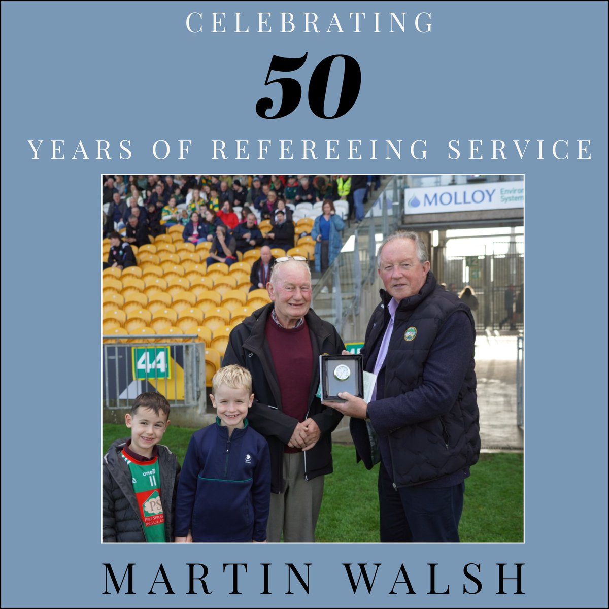 𝙈𝙖𝙧𝙩𝙞𝙣 𝙒𝙖𝙡𝙨𝙝 𝘾𝙚𝙡𝙚𝙗𝙧𝙖𝙩𝙞𝙣𝙜 𝟱𝟬 𝙔𝙚𝙖𝙧𝙨 𝙤𝙛 𝙎𝙚𝙧𝙫𝙞𝙘𝙚 

At half time in today’s final. Offaly Cathaoirleach Tom Parlon, made a presentation to Martin Walsh in recognition of his contribution to refereeing in Offaly for almost 50 years.  

Forty Years