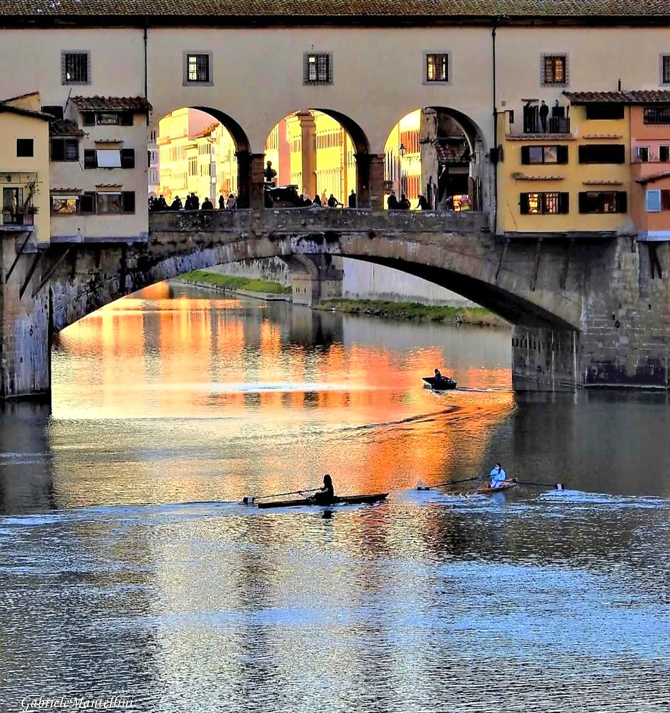 Non è facile lo sò 
ma a #quelPunto spegni 
i pensieri e riposa tranquillamente 😘❤️🌔

#buonanotteAtutti🌙 #aDomani 🌟