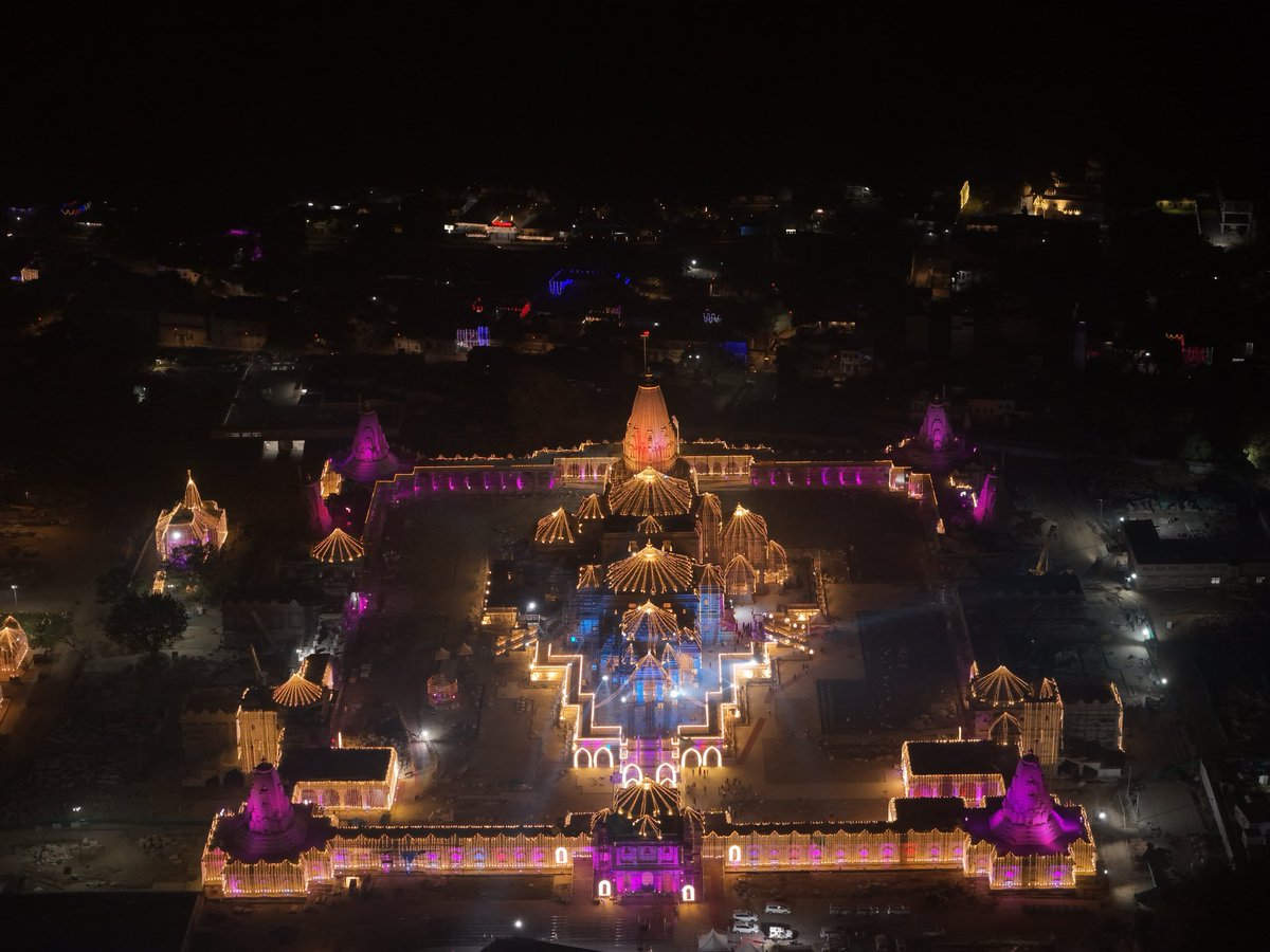 lodhamilan's tweet photo. एक ही नारा एक ही नाम, जय श्री राम 🚩
शुभ दीपावली की हार्दिक शुभकामनाएं 
#जय_श्री_राम #दीपावली #दीपोत्सव #अयोध्या https://t.co/jc6CXrXFwa