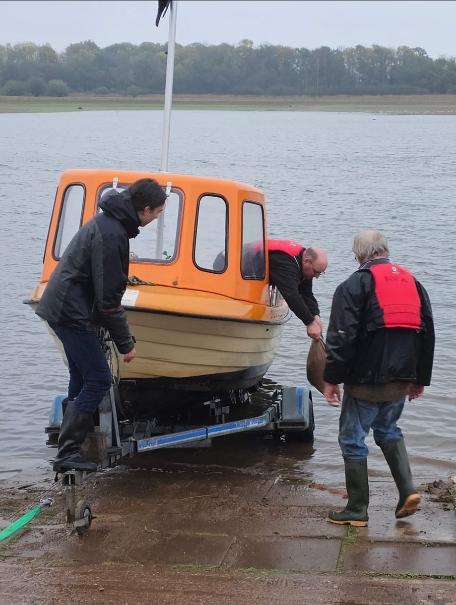 Plenty of hard work being put in today at the Autumn Working Party. Brilliant team effort.

#westmidlandssailing #dinghysailinguk #sailinguk #barntgreen #sailingclub #dinghyracinguk