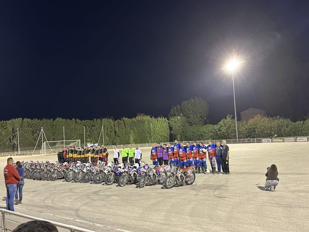 Bravo à la belle équipe du Motoball Club Camaret qui a remporté le Trophée des Champions 2025 au terme d'un match intense face à Neuville !

Une finale animée par de l'émotion et du suspense, avec un esprit d'équipe au rendez-vous.

Je suis fière de voir ces jeunes si investis !