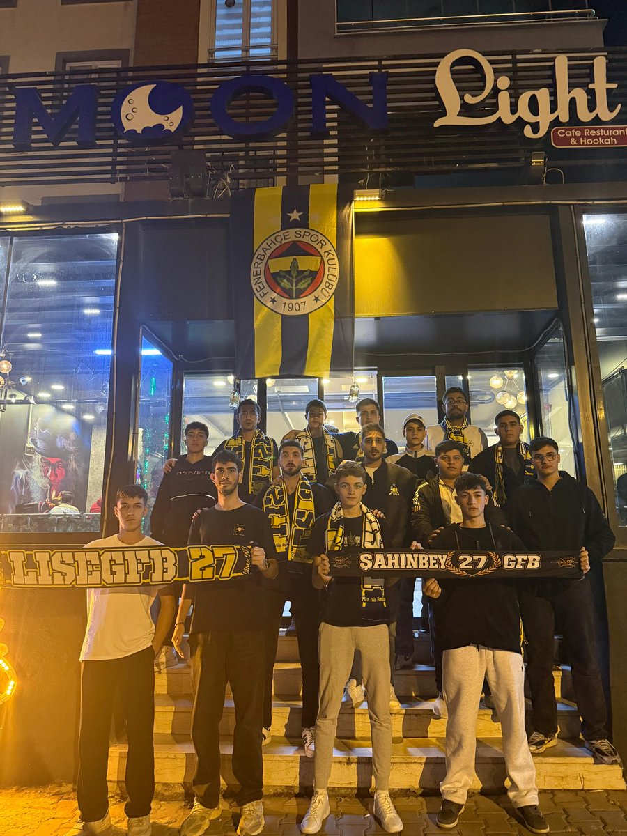 FENERBAHÇE-karagümrük maçını hep beraber omuz omuza izledik.!

Mücadelemiz FENERBAHÇE'için 
#MücadeleyeDahilOl