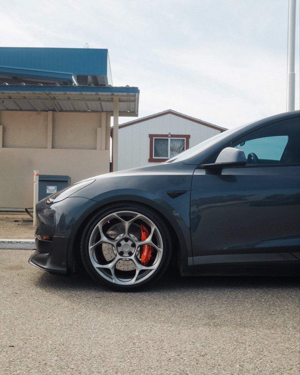 UnpluggedTesla's tweet image. Live from @TeslaCorsa #buttonwillowraceway