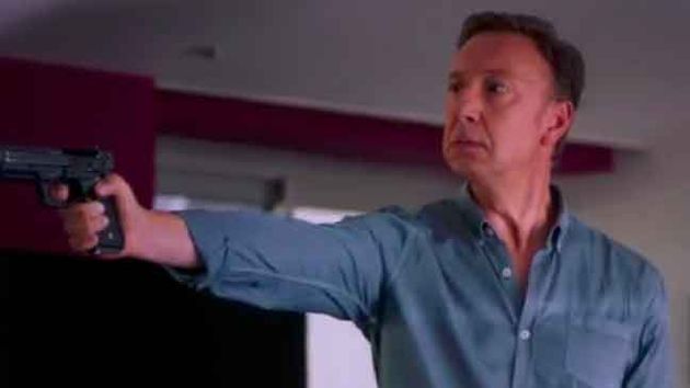 "Rends les bijoux du Louvre !"