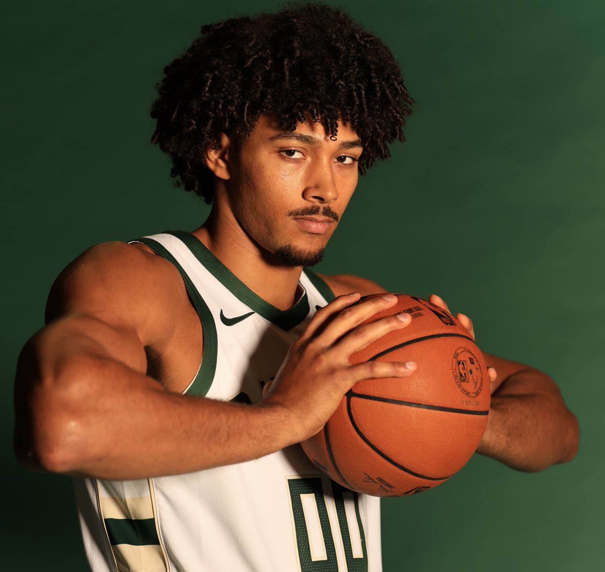 Join us in wishing Jericho Sims of the @Bucks a HAPPY 27th BIRTHDAY! 