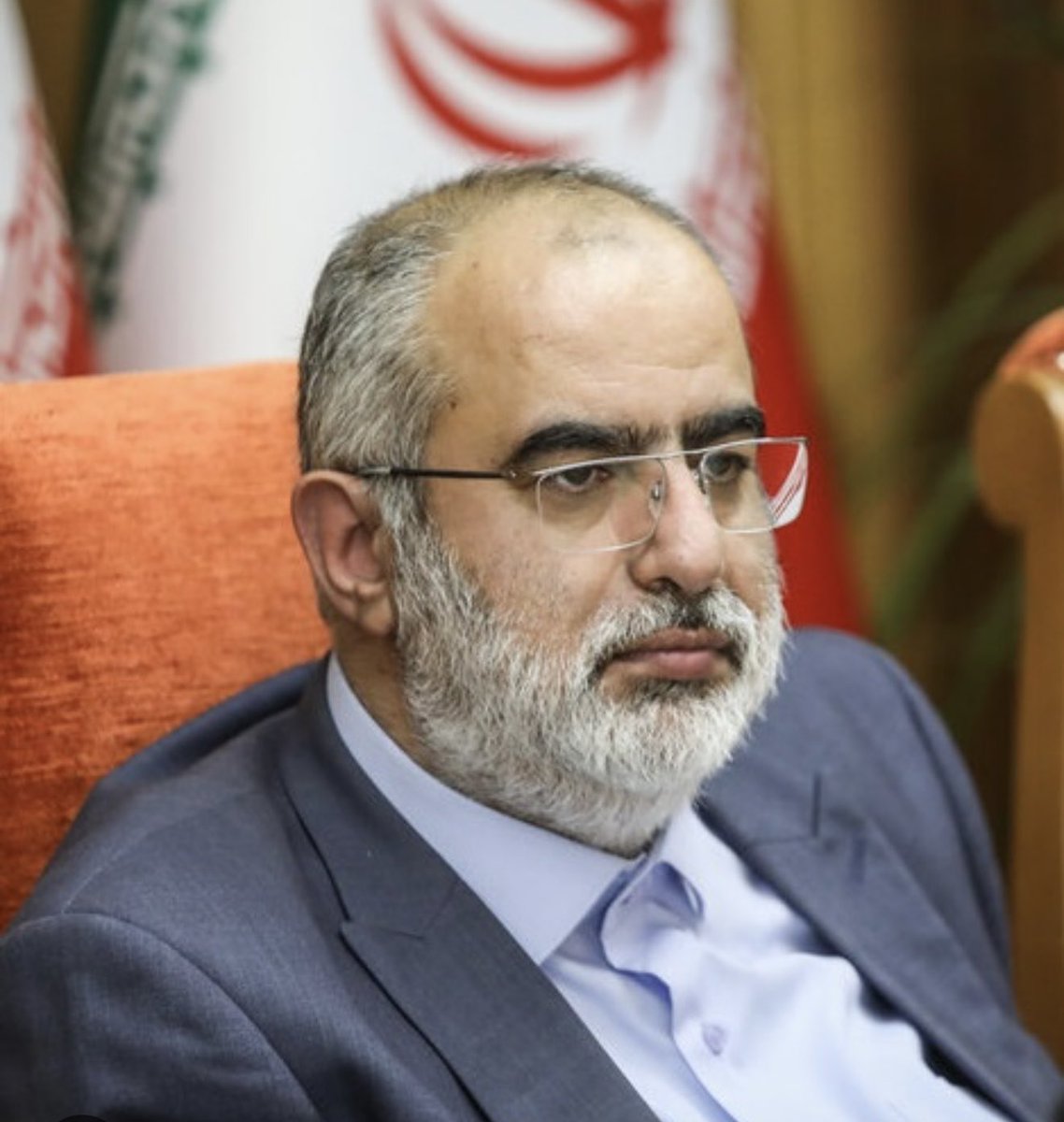 الان جنگ قدرت بین گرگ های
«نظام مقدس» بالا گرفته:

شمخانی و روحانی
ظریف و لاوروف!
رحیم صفوی و حسام الدین آشنا

خر و خرس
شغال و کفتار 

هر کسی که از ۲۲ بهمن۵۷ تا الان حتی برای ۱ روز هم …حتی برای ۱ ساعت هم
در این رژیم جنایتکار اهریمنی
“سرِکار” بوده

👈به ملت ایران پاسخگو خواهد شد