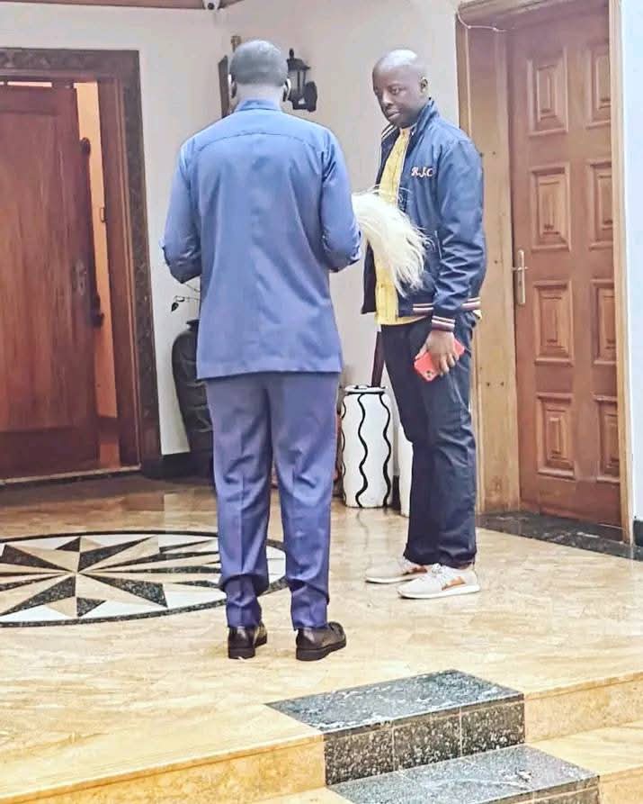 kijanayamwingii's tweet photo. Father and son, no one can scroll without liking this post https://t.co/oBPKyy0Od6