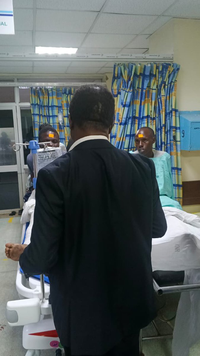OkiyaOmtatah's tweet image. Kenyatta National Hospital (KNH) received over 40 casualties from the tragic stampede at Nyayo Stadium during the public viewing and State Funeral of the Right Hon. Raila Amollo Odinga and, sadly, one confirmed fatality.
During my visit to the hospital, I met with the Head of…