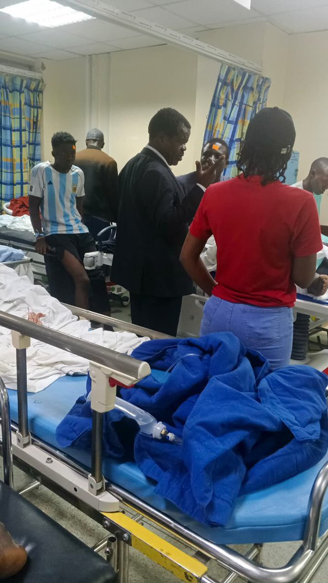 OkiyaOmtatah's tweet image. Kenyatta National Hospital (KNH) received over 40 casualties from the tragic stampede at Nyayo Stadium during the public viewing and State Funeral of the Right Hon. Raila Amollo Odinga and, sadly, one confirmed fatality.
During my visit to the hospital, I met with the Head of…