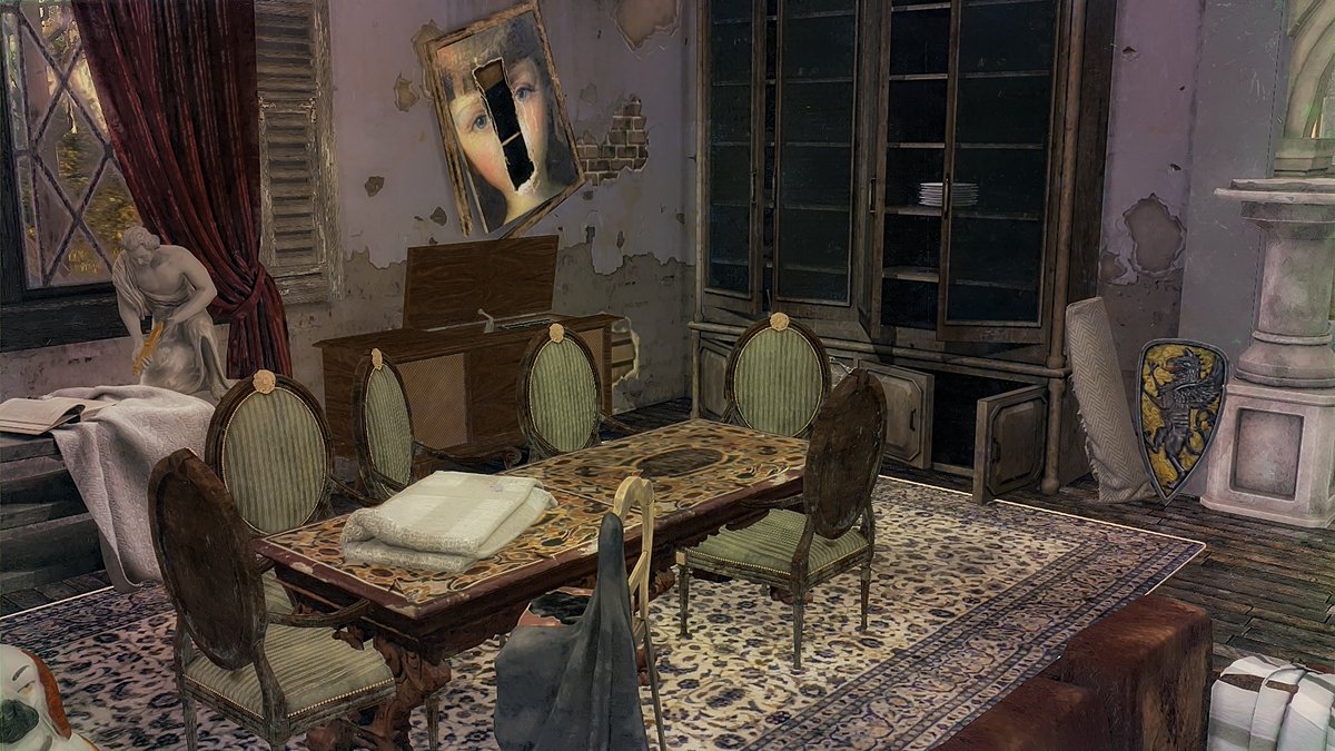 DUMPED DUKE 
A dining room where royalty were hosted is now falling to pieces