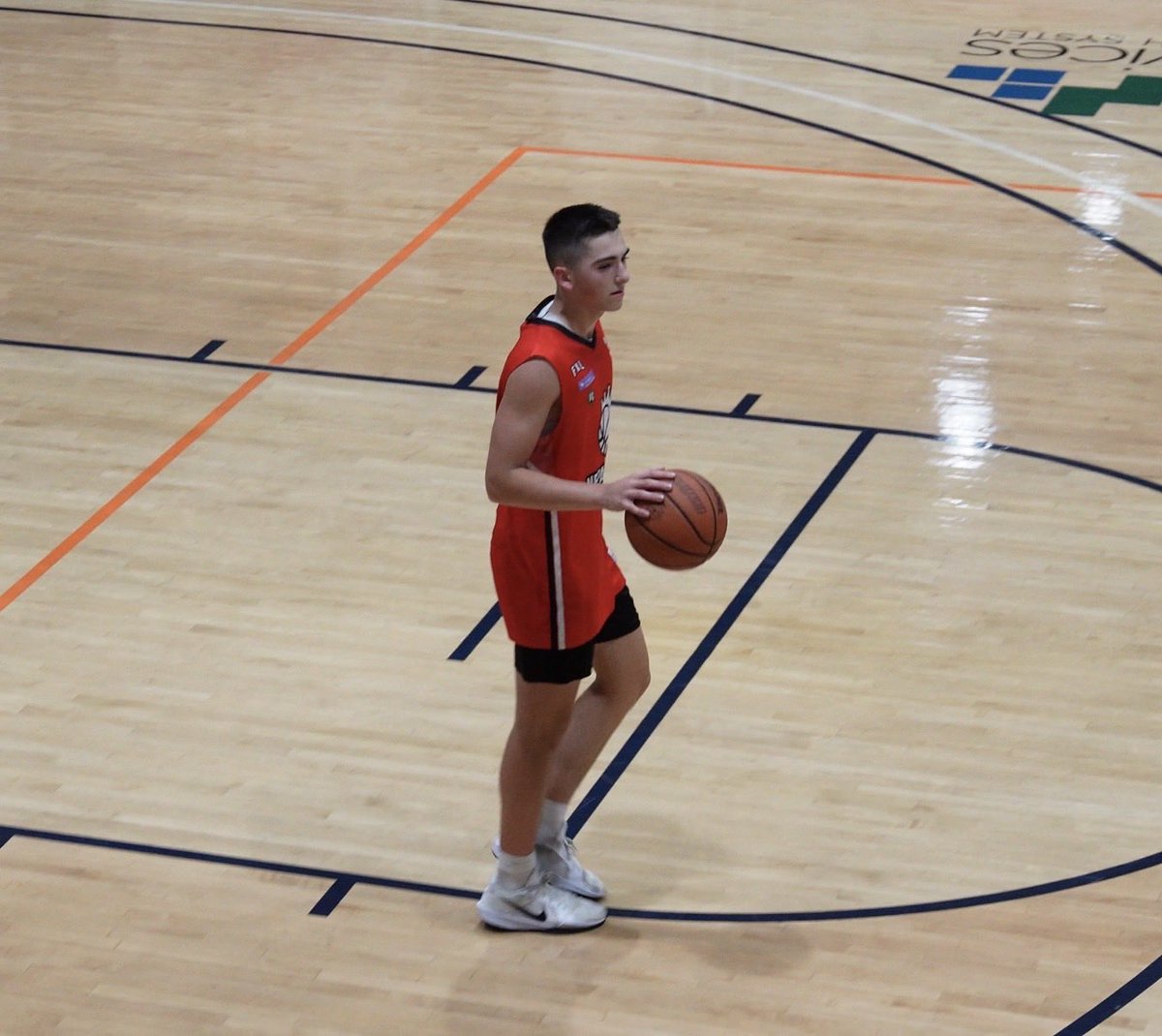 ConnorFlixks's tweet photo. Headed over to Scranton this morning to watch the NEPA Fall Exposure League playoffs. Here are some names that Impressed me. 🎥

- 2028 6'2 CG Nico Antoniacci @AntoniacciNico 

-2027 6'4 SG/SF Xaiver Jackson
@Xaivierj2

-2027 6'2 SG/SF Dylan Stish
@DStish20

@NEPAHoops https://t.co/vvFQNollcv