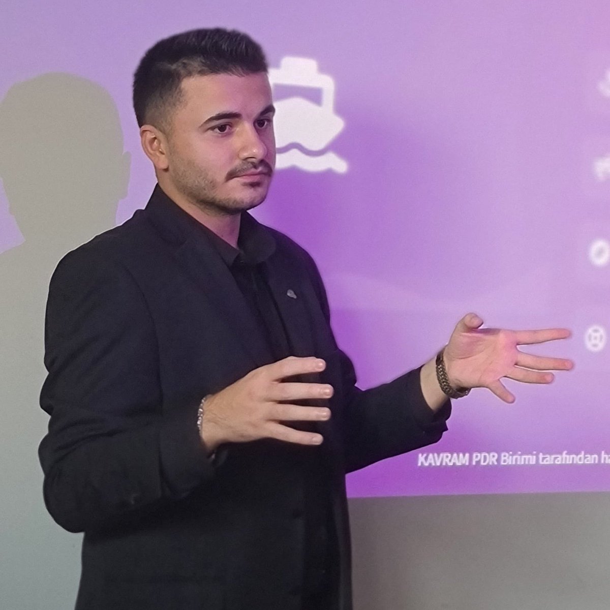 Ömer Kökçeoğlu tweet media