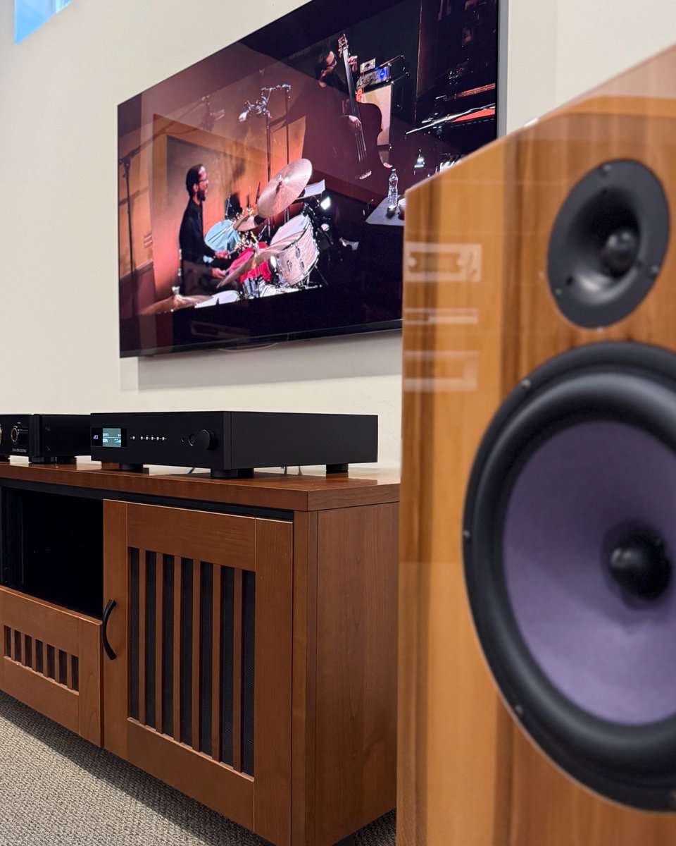 dCSonlythemusic's tweet photo. dCS Bartรณk APEX paired with the @dagostino_amps Pendulum Integrated Amplifier at Audio Concepts, #Dallas...
#DeVoreFidelity loudspeakers complete the set-up.
Find out more at https://t.co/UGymwJ35Jx https://t.co/402ezw6Pgg