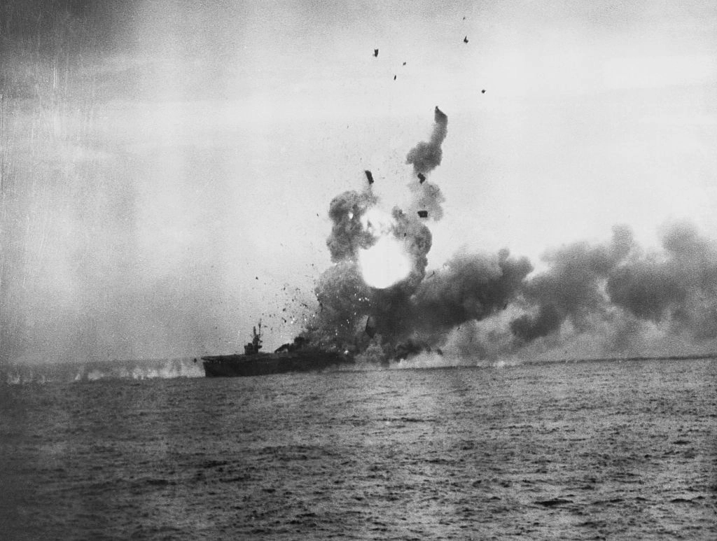 URDailyHistory's tweet image. 25 Oct 1944: The first #Japanese kamikaze units attack the U.S. fleet. The first major #warship said to be sunk by a #kamikaze is the USS St. Lo, an escort carrier, at the Battle of Leyte Gulf. #History #OTD #WW2 #WWII #ad amzn.to/3vIWrTz

Please support URDailyHistory by
